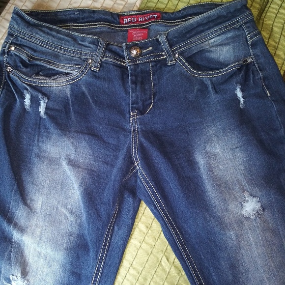 Destructed Jean Capris - Picture 7 of 8